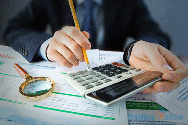 Yếu tố tác động đến lựa chọn học kế toán công hay kế toán doanh nghiệp