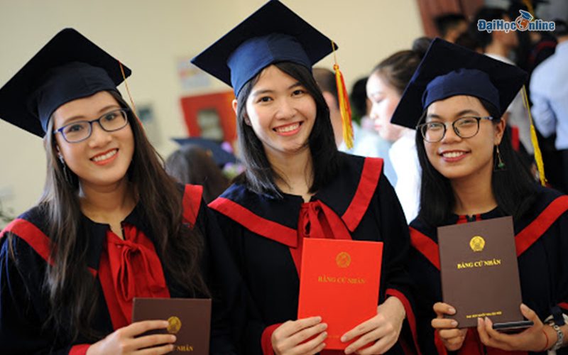 Cao đẳng và đại học khác nhau như thế nào trong hệ thống giáo dục Việt Nam?