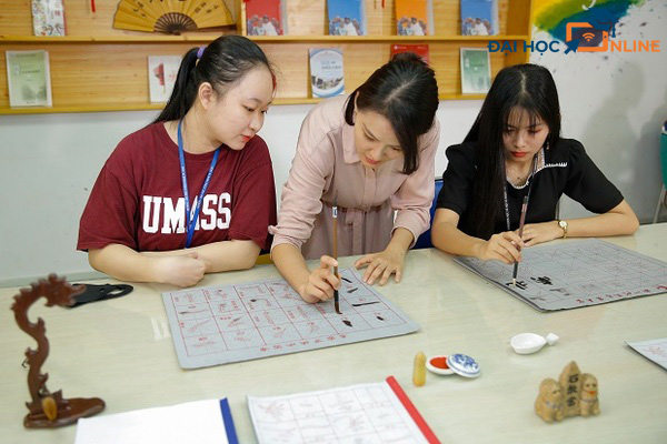Có nên học đại học từ xa ngành ngôn ngữ Trung?