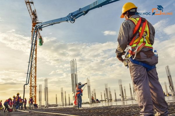 Yếu tố ảnh hưởng đến mức lương ngành xây dựng